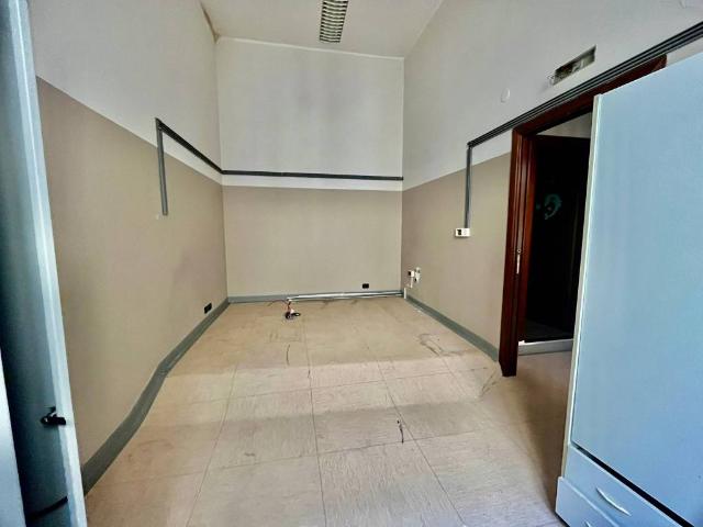 Appartamento in affitto a Municipalità 4, Campania