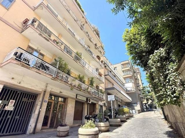 Appartamento in affitto a Municipalità 1, Campania