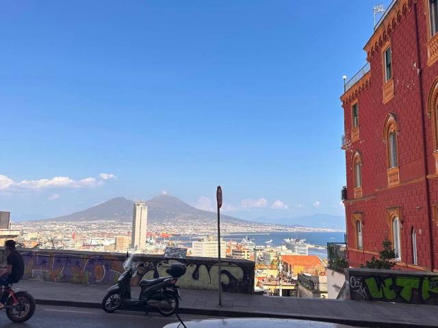 Appartamento in affitto a Municipalità 2, Campania