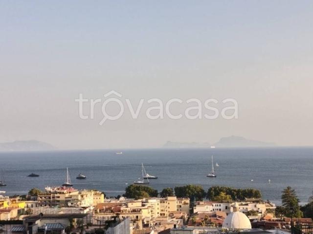 Appartamento in affitto a Municipalità 1, Campania