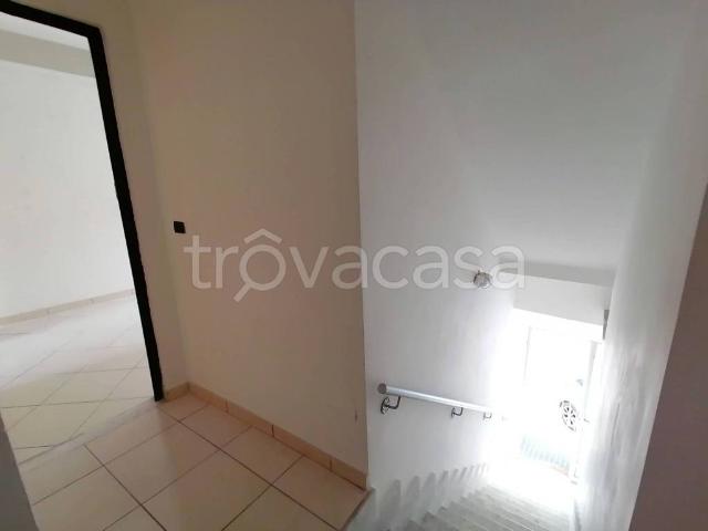 Appartamento in affitto a Paratina, Campania