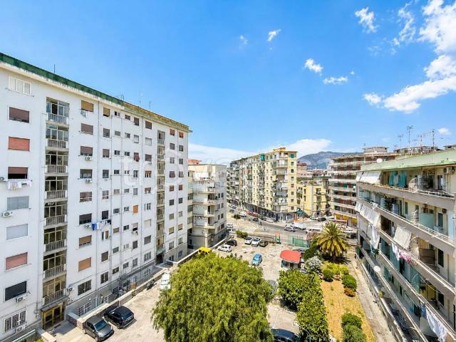 Appartamento in affitto a Municipalità 10, Campania