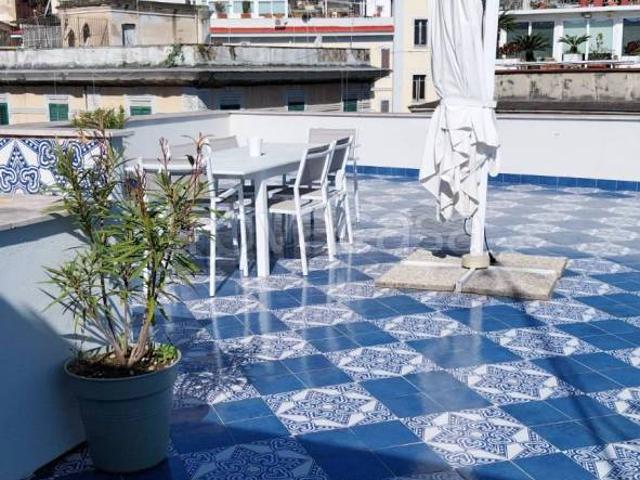 Appartamento in affitto a Municipalità 2, Campania