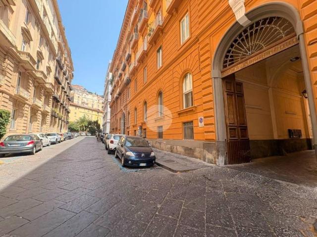 Appartamento in affitto a Municipalità 1, Campania