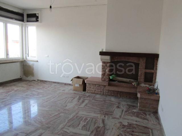 Appartamento in affitto a Vigolo, Negrar