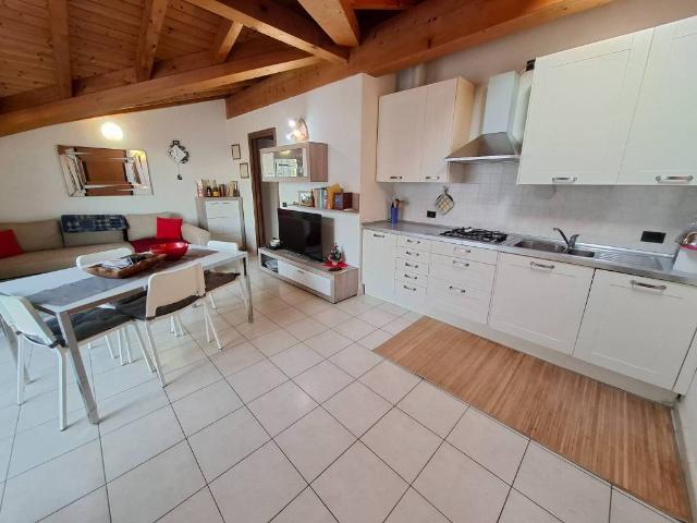 Appartamento in affitto a Novedrate, Lombardia