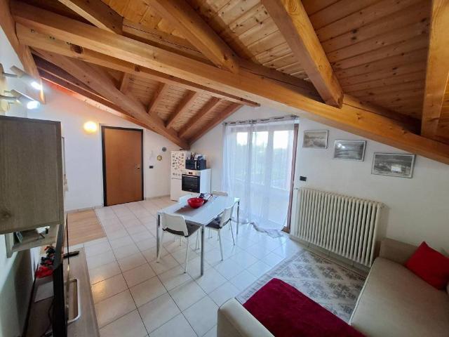 Appartamento in affitto a Novedrate, Lombardia