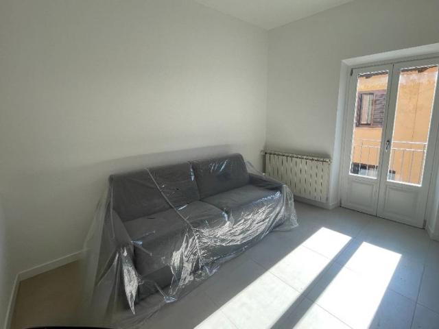 Appartamento in affitto a Oleggio, Novara