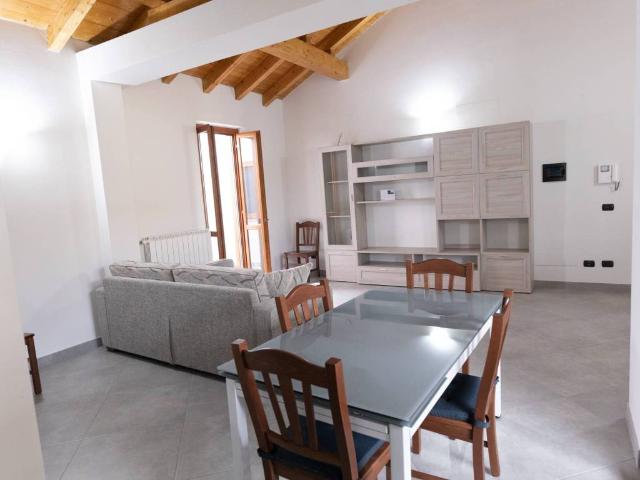 Appartamento in affitto a Oleggio, Novara