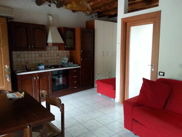 Appartamento in affitto a Mombello, Olgiate Comasco