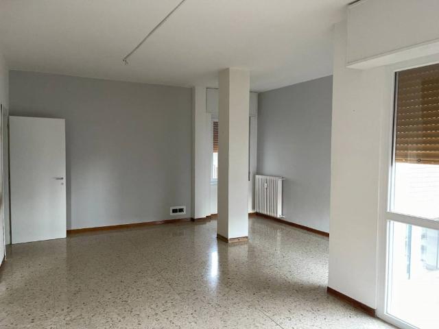 Appartamento in affitto a Olginate, Lombardia