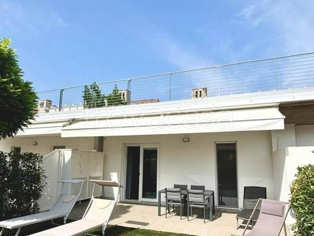 Appartamento in affitto a Padenghe Sul Garda, Lombardia