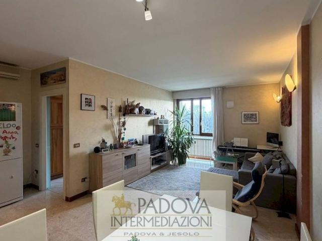 Appartamento in affitto a Sacra Famiglia, Padova