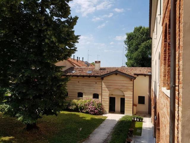 Appartamento in affitto a Castagnole, Paese