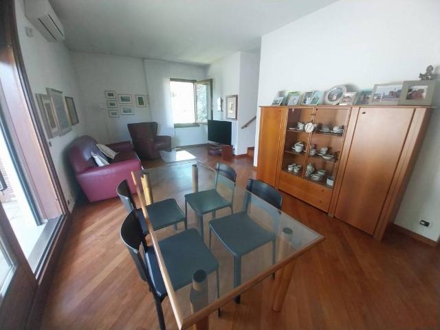 Appartamento in affitto a Brughiera, Palazzago