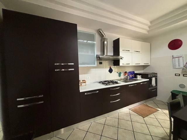 Appartamento in affitto a Parma, Montanara