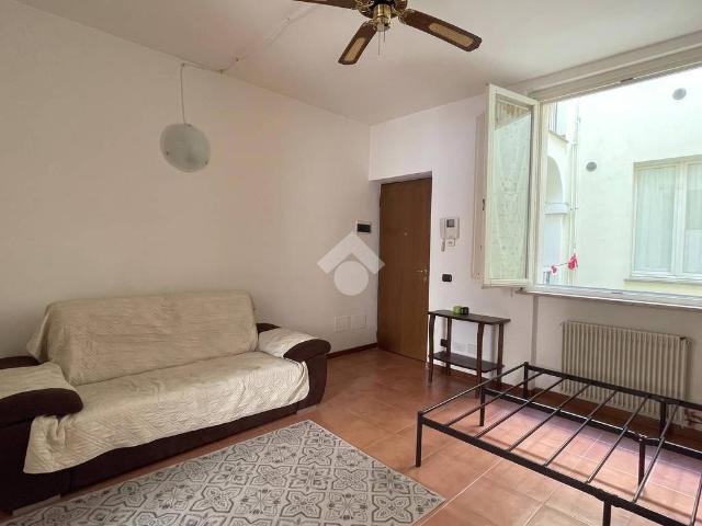 Appartamento in affitto a Oltretorrente, Parma