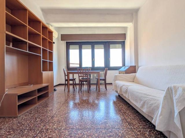 Appartamento in affitto a Pavia, Lombardia