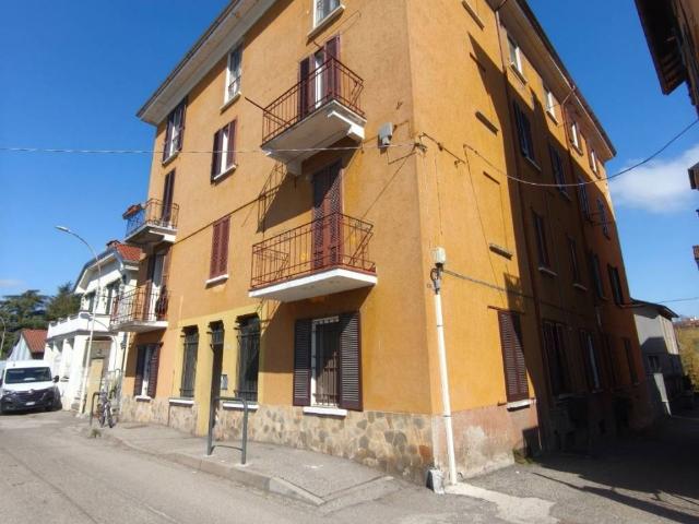 Appartamento in affitto a Ponte di Pietra, Pavia