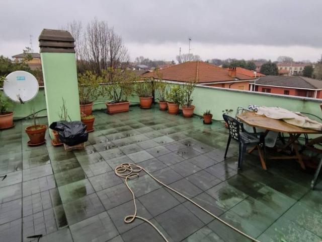 Appartamento in affitto a Vallone, Pavia