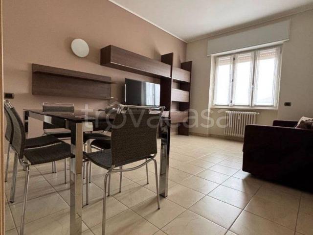 Appartamento in affitto a Pero, Milano