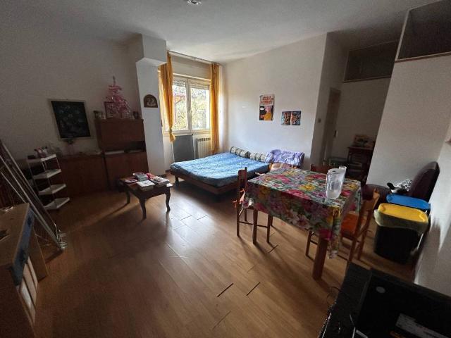 Appartamento in affitto a Santa Lucia, Cenerente