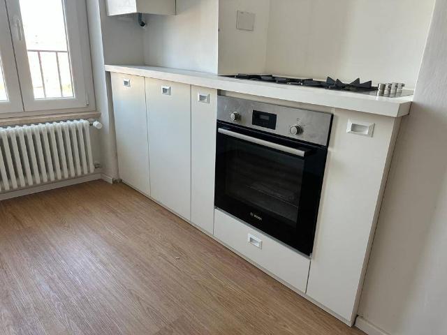 Appartamento in affitto a Sant'Erminio, Cenerente