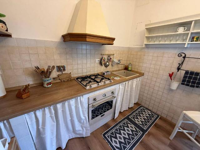 Appartamento in affitto a Santa Sabina, Cenerente