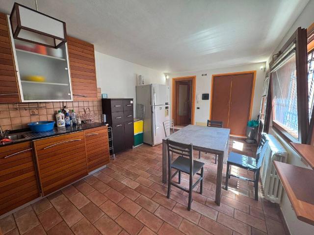Appartamento in affitto a Sant'Erminio, Cenerente