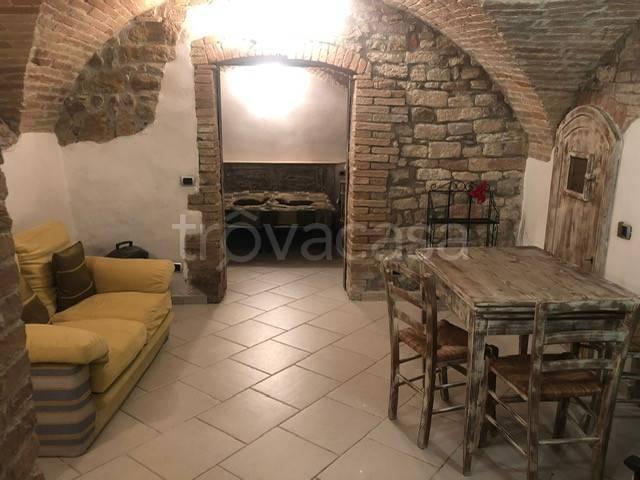 Appartamento in affitto a Sant'Erminio, Cenerente