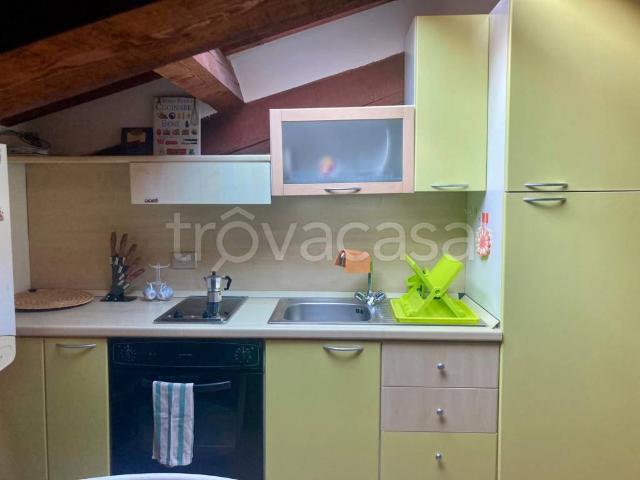 Appartamento in affitto a Sant'Erminio, Cenerente