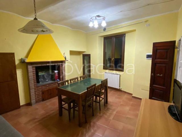 Appartamento in affitto a Sant'Erminio, Cenerente