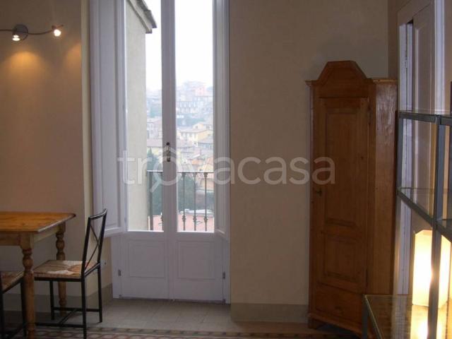 Appartamento in affitto a Sant'Erminio, Cenerente