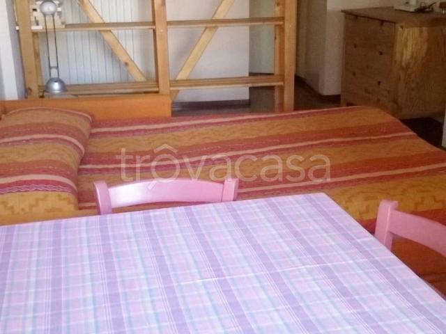 Appartamento in affitto a Sant'Erminio, Cenerente