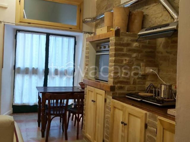 Appartamento in affitto a Sant'Erminio, Cenerente