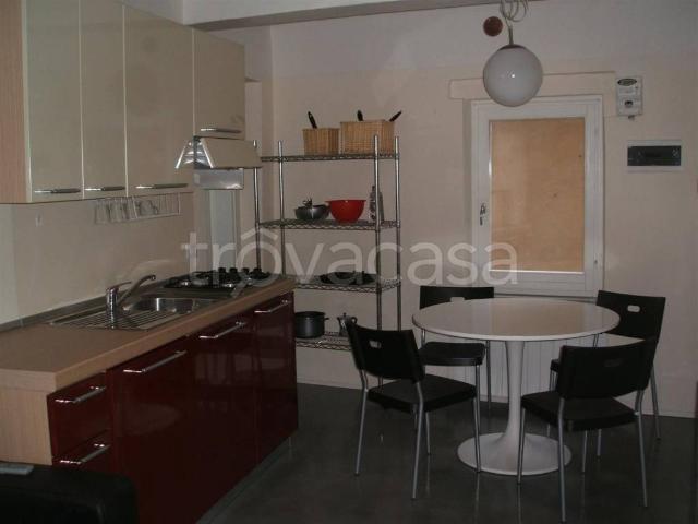 Appartamento in affitto a Sant'Erminio, Cenerente