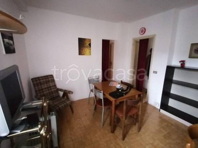 Appartamento in affitto a Sant'Erminio, Cenerente