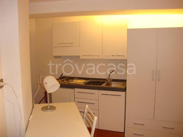 Appartamento in affitto a Sant'Erminio, Cenerente