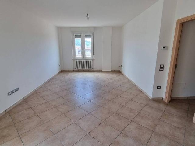 Appartamento in affitto a Centro Storico, Marche