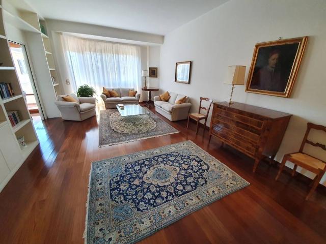 Appartamento in affitto a Centro Storico, Marche