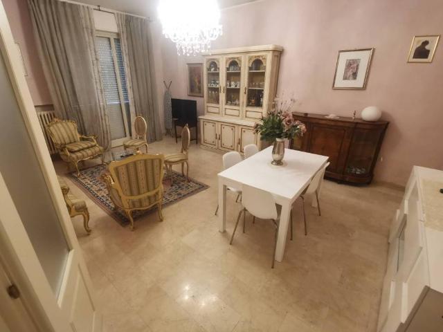 Appartamento in affitto a Centro Storico, Marche