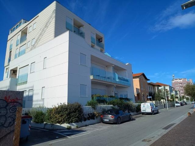 Appartamento in affitto a Centro storico, Pesaro