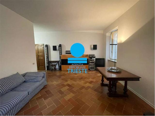 Appartamento in affitto a Centro Storico, Marche