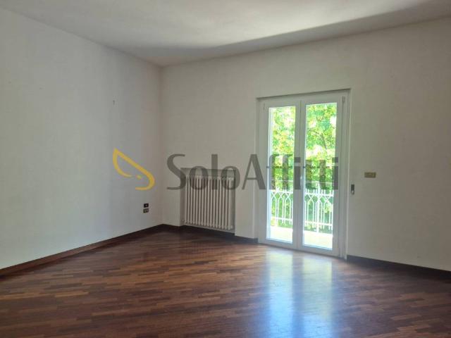 Appartamento in affitto a C.da Colle Cervone, Pescara