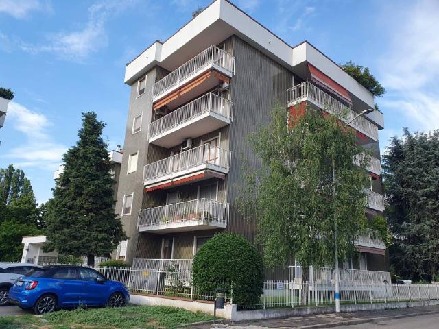Appartamento in affitto a Peschiera Borromeo, Lombardia