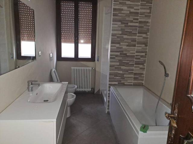 Appartamento in affitto a Piacenza, Reggio Emilia