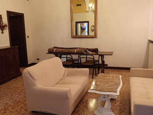 Appartamento in affitto a Piacenza, Reggio Emilia