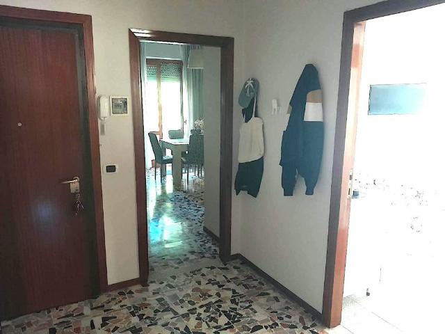 Appartamento in affitto a Infrangibile, Piacenza