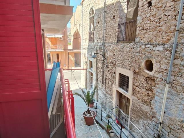 Appartamento in affitto a Piana Degli Albanesi, Sicilia