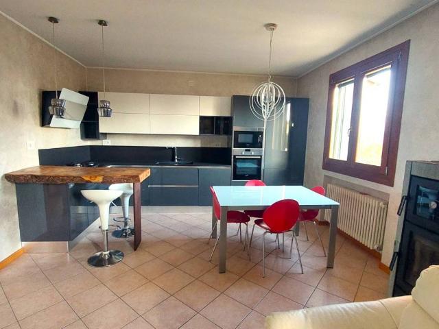Appartamento in affitto a Pianezze, Veneto